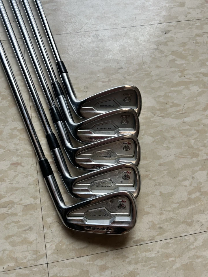 Used TaylorMade RSI Irons. RH. 1in extensions and Midsize grips. 9 iron - 5 iron - Image 2 of 4