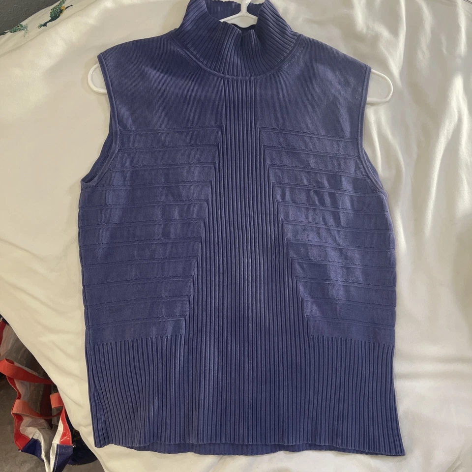 Pre-Owned Women’s Essendi Silk Sleeveless Shirt Size M - Image 4 of 4