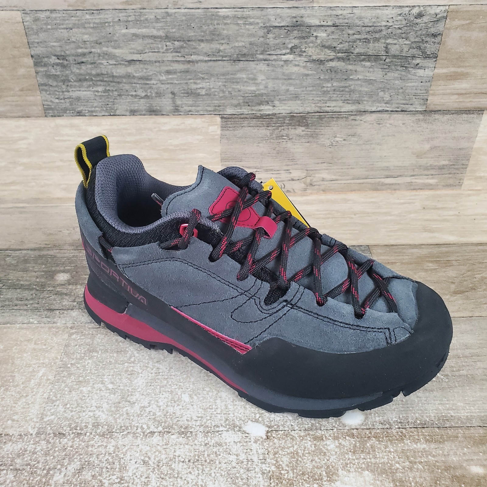 Zapatos de senderismo La Sportiva Boulder X para mujer talla 5,5 carbono remolacha con cordones.
