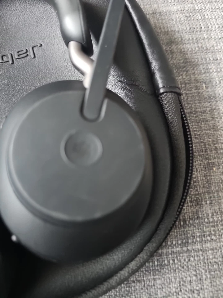 Jabra Evolve2 65 Stereo Wireless Headset (MS Teams, USB-C) - Black - Image 3 of 4