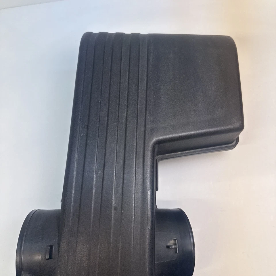 2004-2006 Colorado Canyon 3.5L V6 Vortec Air Intake Resonator Box 15088289 OEM - Image 2 of 4