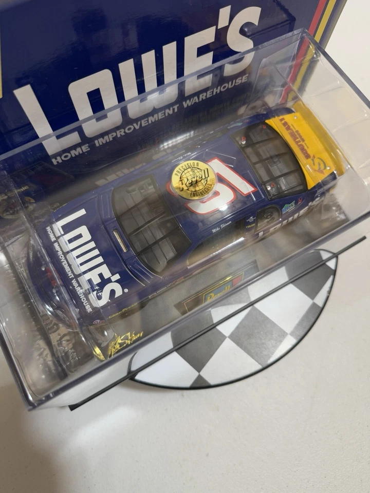 Mike Skinner No31 Lowe's 1998 Revell 1:24 Nascar литая с чехлом - Изображение 3 из 4