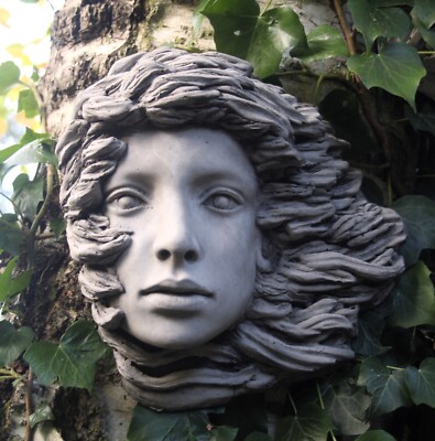 Frau im Wind Beton Garten Wandbehang Dekoration Ornament Skulptur