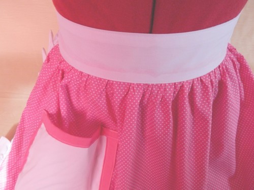 RETRO VINTAGE 50s STYLE HALF APRON / PINNY - PINK & WHITE SPOT with WHITE TRIM - Picture 2 of 3