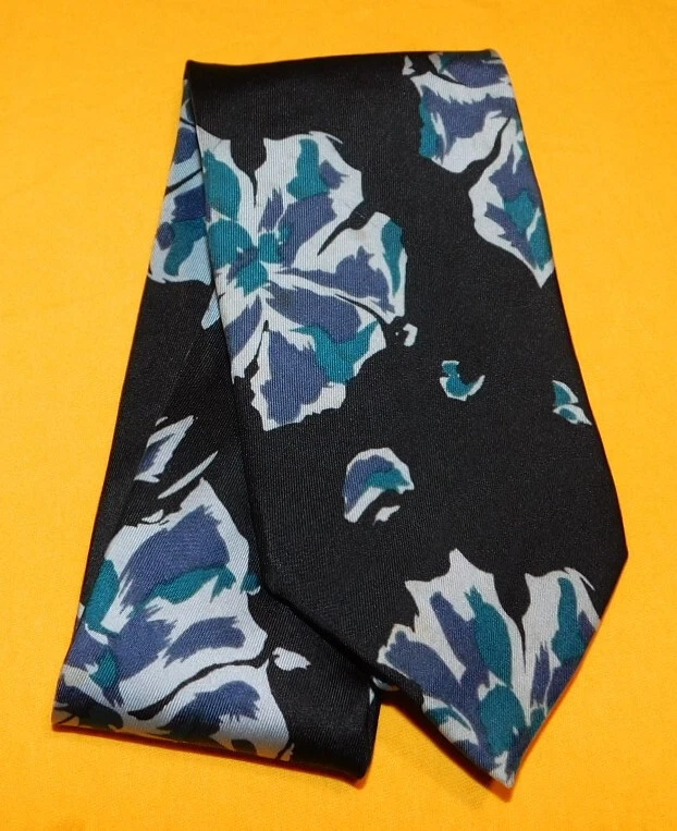 CORBATA DE SEDA FLORAL NEGRA/VERDE/GRIS PARA HOMBRE ADOLFO HECHA EN EE. UU. - CORBATAS DE DISEÑADOR. Foto 2 de 3