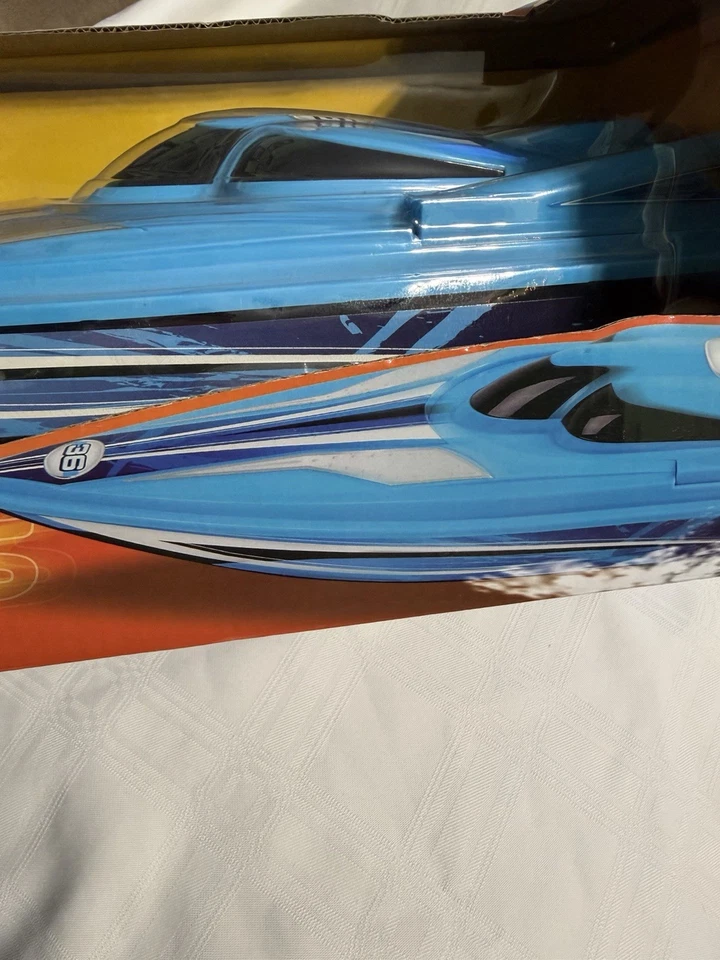 Blue Hat BOAT RACERS~ Remote Control BLUE RC Dual Propeller Speedboat ~ NEW NIB - Image 2 of 4
