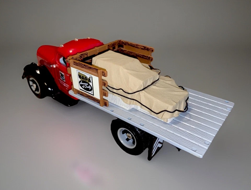 First Gear 1:24 Diecast 1949 International NAPA Stake Bed Delivery Truck - Loose - Image 4 of 4