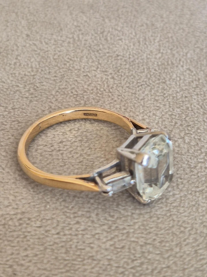 Beautiful clear stone trilogy set 9ct yellow and white Gold Ring Size P - Image 4 of 4