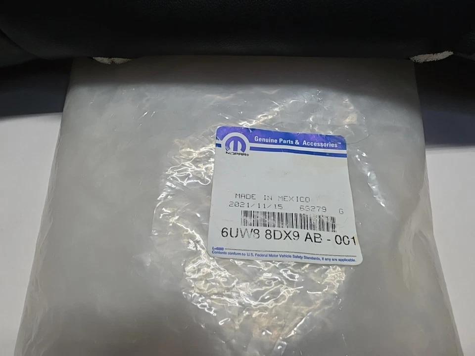 2019-22 JEEP Grand Cherokee Genuine Mopar Front Seat Back Cover Right 6UW88DX9AB — 第 2/4 张图片