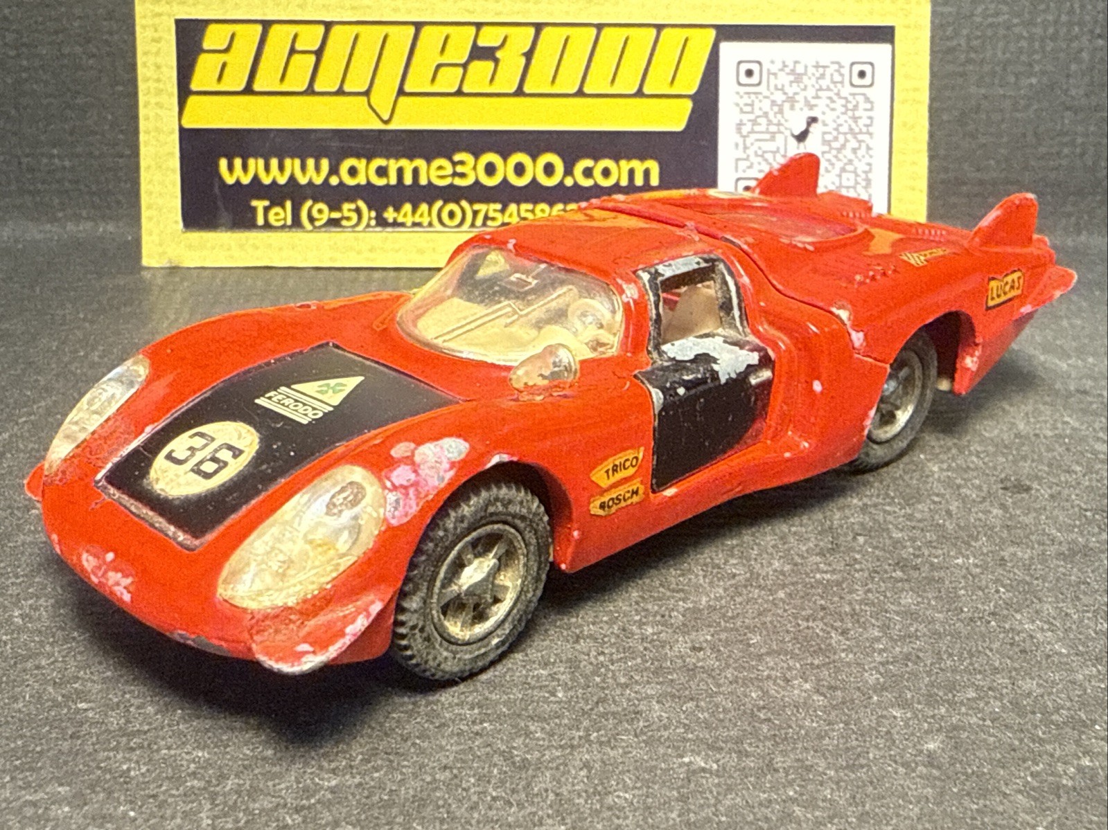 Dinky Toys GB 210 – Alfa Romeo 33 Tipo Le Mans, Orange/rouge, Boîte D'origine