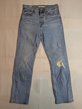Levi's Jeans Women 26x28 Wedgie Straight High Rise Light Wash Distressed Denim