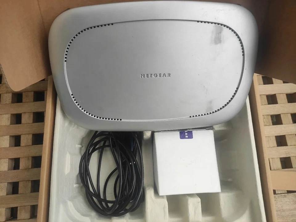 Netgear DG824B Router - Bild 3 von 3