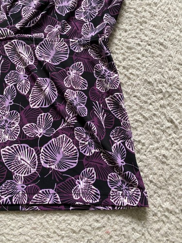 Sag Harbor Women Floral Short Sleeve V-Neck Blouse Purple Petite PM - Picture 2 of 7