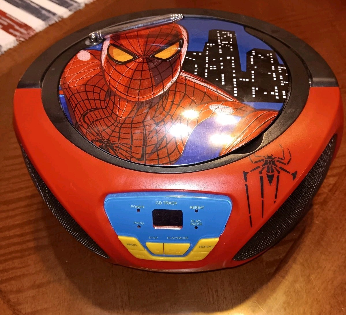 Marvel The Amazing Spider-Man 2013 AM/FM Radio CD Player Boombox