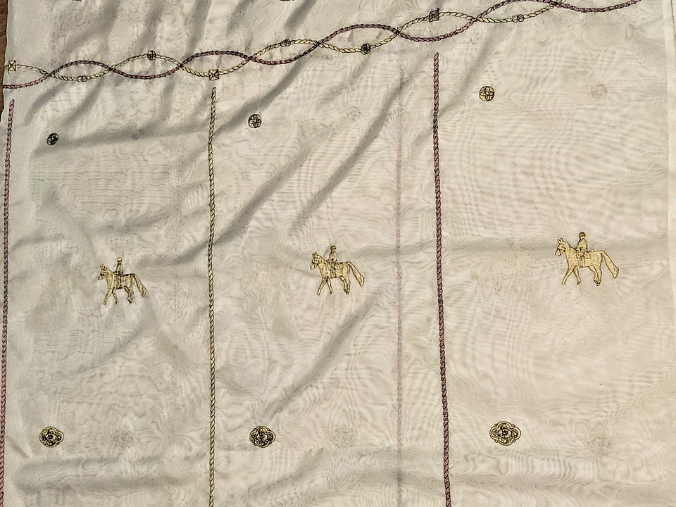 Cortina de ducha vintage blanca transparente bordada con temática de caballo ecuestre Foto 2 de 4