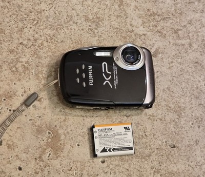 Fujifilm FinePix XP Series XP10 12MP Digital Camera ( NO CHARGER ) ** TESTED **