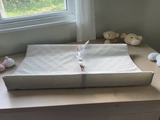 Graco Premium Contoured Changing Pad White Padded Wipeable Water-Resistant