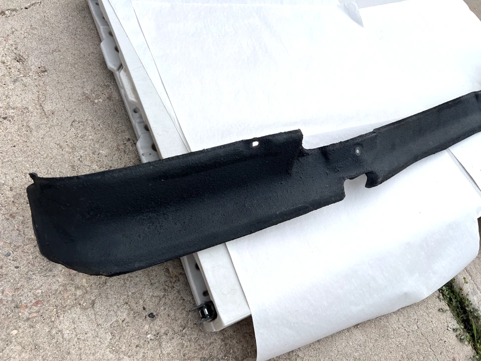 METAL 1986 - 1989 TOYOTA TRUCK - 4RUNNER VALANCE ***OEM*** RHINO LINED - Image 3 of 4