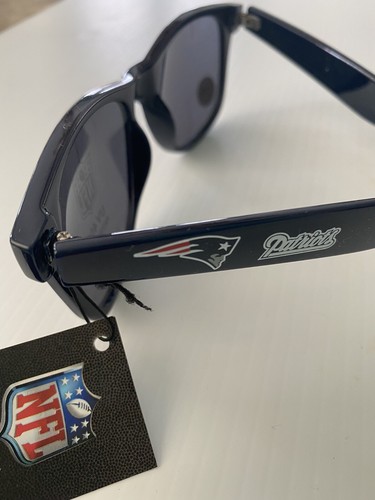 NEW ENGLAND PATRIOTS Retro Wayfarer Sunglasses By Siskiyou ~New With Tags~