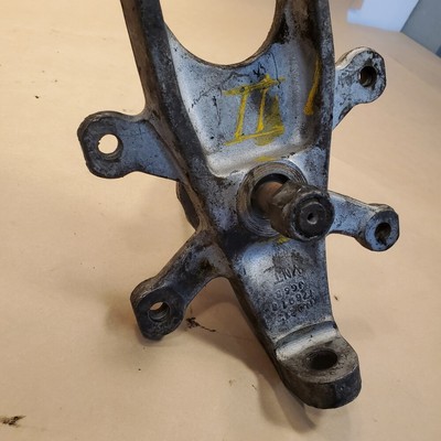 Jaguar XKE E-type Stub Axle Carrier Upright L or R C26849 Series  