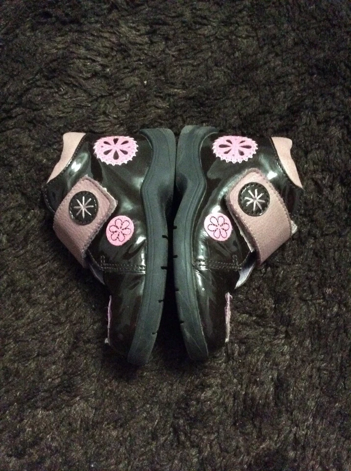 Umi Marrón Charol Bebé Niña Botas Talla US6.5/EU22 Foto 3 de 4