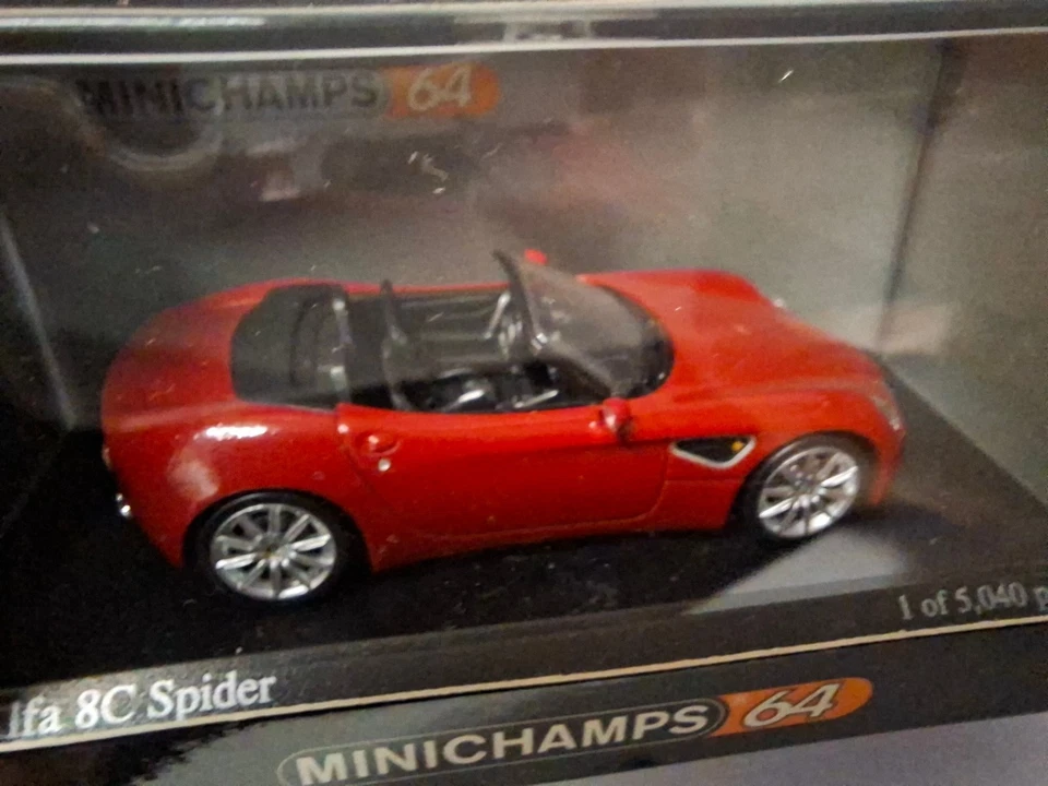 Minichamps 64 Alfa Romeo 8C Spider limitata a 5040 pz (DV013) - Immagine 3 di 3