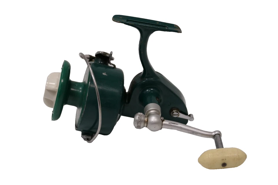 Penn Fishing Spinning Reel 710 Green - Image 4 of 4
