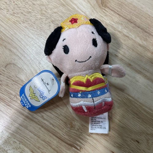 Wonder Woman Collectors Lot - Picture 7 of 24