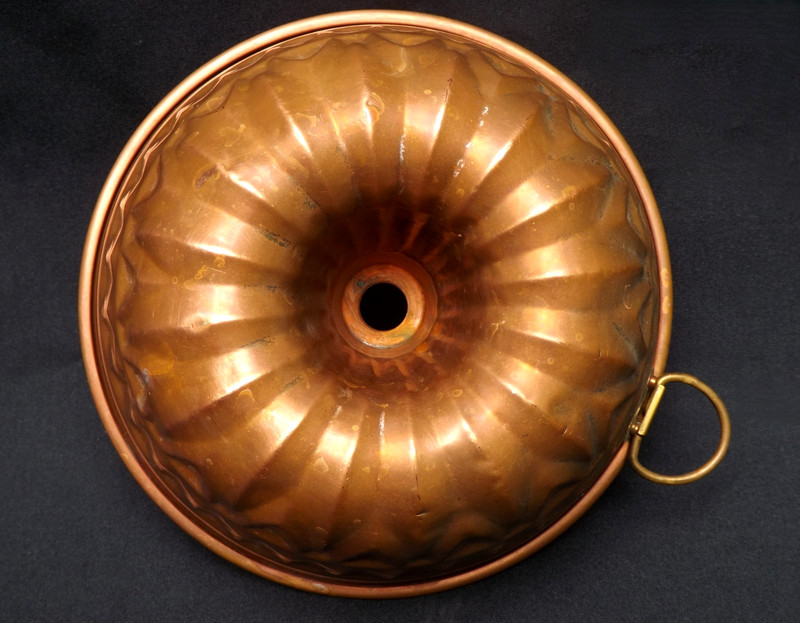 Vintage Heavy Copper Bundt Cake Pan Jello Pudding Mold