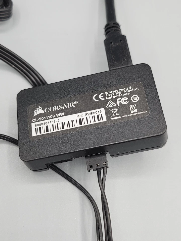 Corsair iCUE Lighting Node Pro y concentrador RGB para ventilador PC Foto 2 de 4