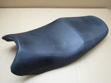 Suzuki GSF 600 K2 Bandit 2002 riders seat saddle (15474)