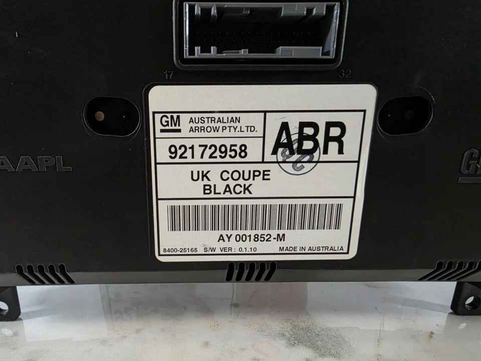 Vauxhall Monaro Gm Coupe Uk Instrument Dash cluster genuine Black #92172958 - Image 2 of 3
