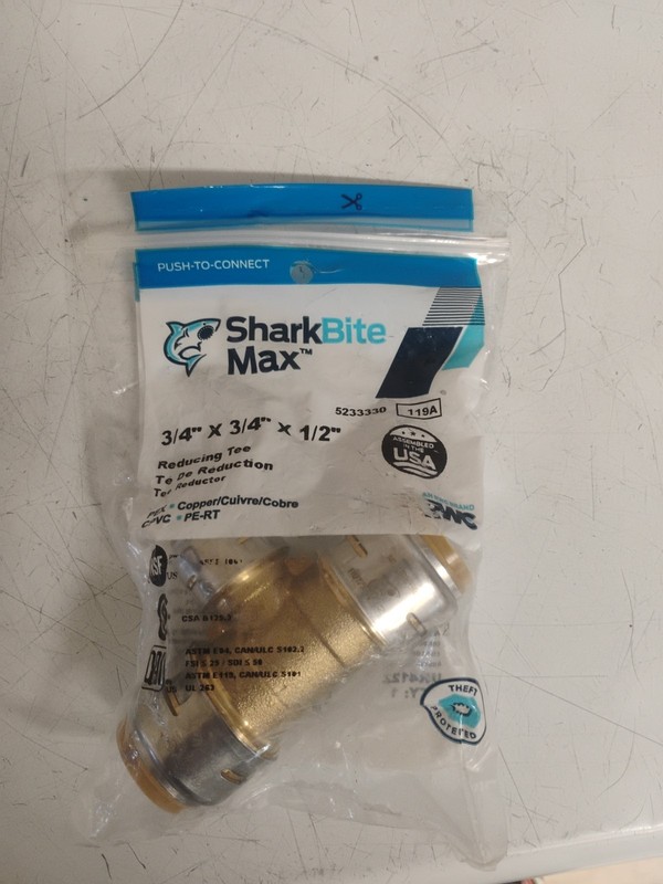 shark Bite Max 3/4" x 1/2" x 1/2"