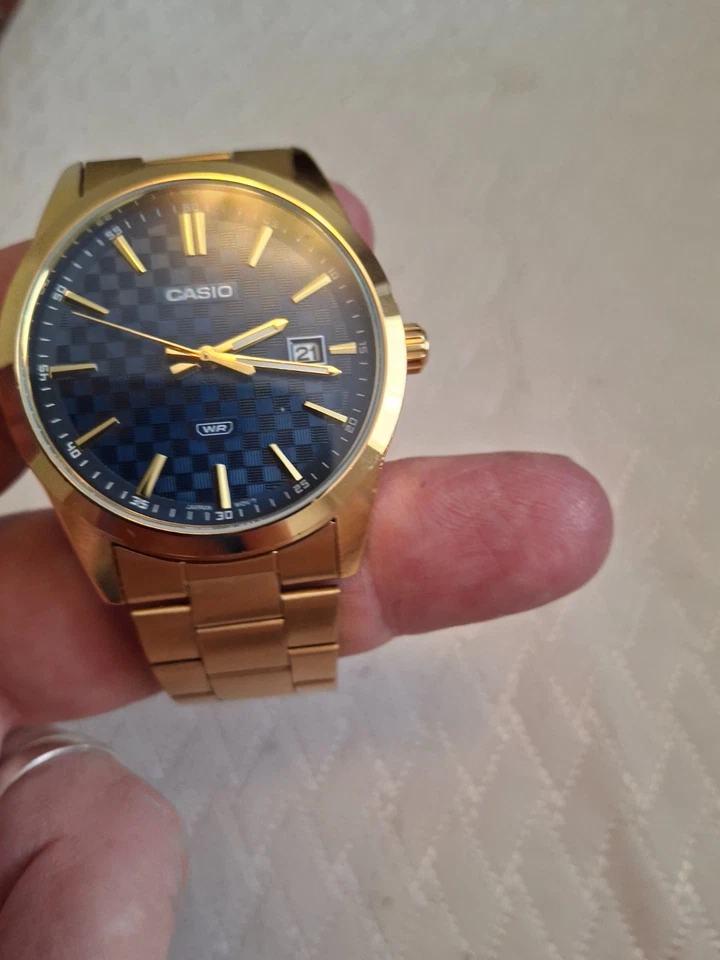 Casio Men's Standard Gold Tone Stainless Steel Easy Reader Watch - Image 3 of 4