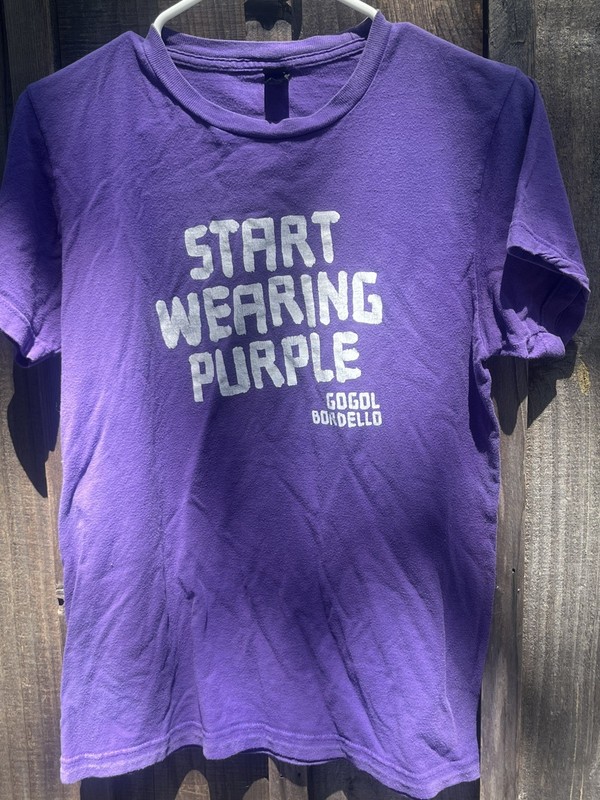 GOGOL BORDELLO Punk Rock Gypsy Start wearing purple T-shirt size small unisex 