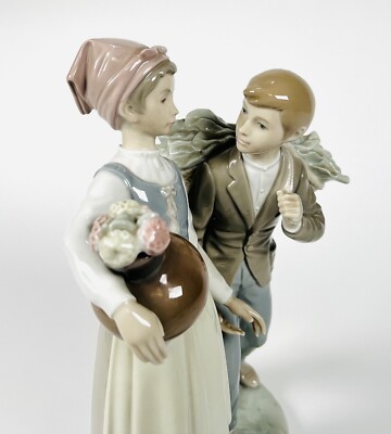 Rare Lladro Spain Porcelain Figurine, Couple Man and Woman Vase