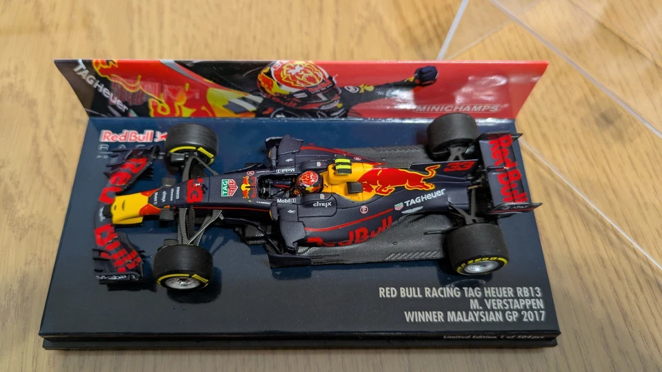 RedBull RB13 VERSTAPPEN Winner Malaysia GP 2017 1/43 F1 Minichamps Limited Ed - Immagine 2 di 4