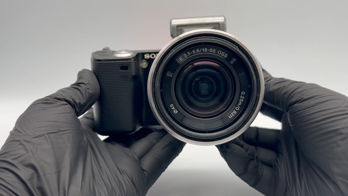 SONY Alpha NEX-5 E 3.5-5.6 18-55mm OSS SL1855 Mirrorless Camera