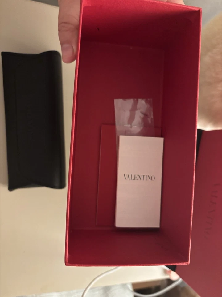 Valentino Gafas de sol Gafas Semi Duras LOGO Estuche de cuero negro y saco de tela Foto 4 de 4