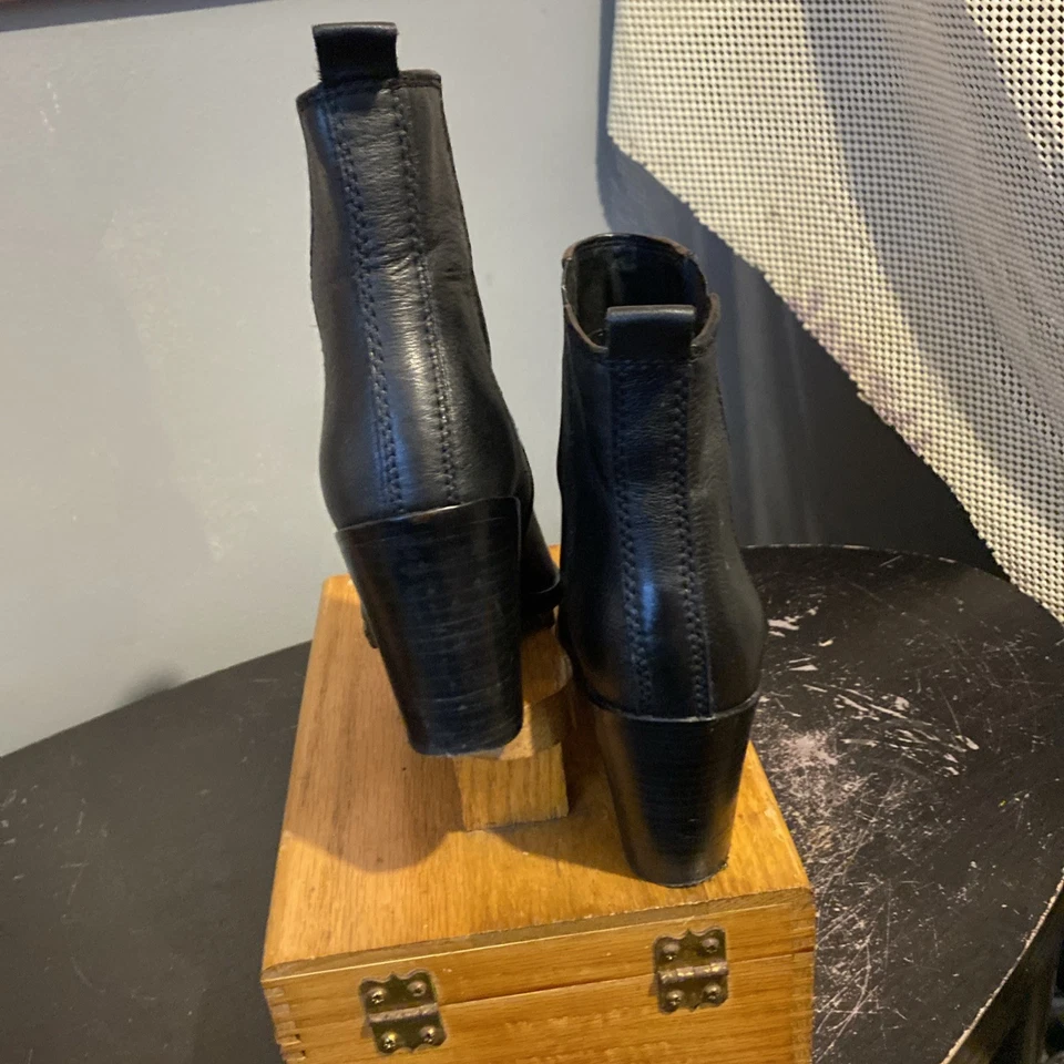 Espléndidas botas botines de cuero para mujer suelas Vibram negras talla 8 curan 3,5” Foto 4 de 4