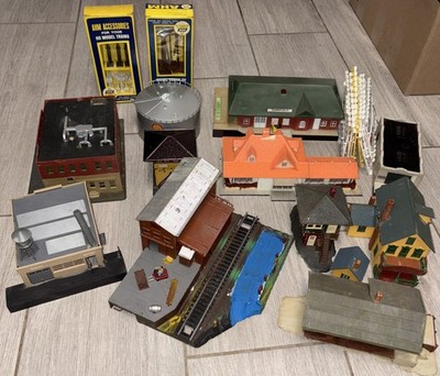 Large Lot Of Ho Scale Buildings For Model Train Railroad Display
