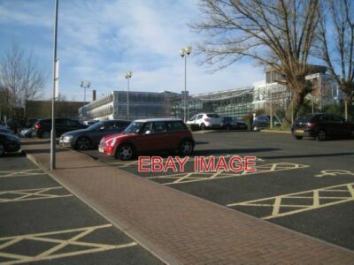 FOTOWEG ZWISCHEN BEHINDERTENPARKPLÄTZEN DER QUADRANT PARKPLATZ REDDITCH WIE C