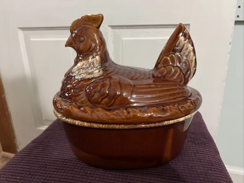 Vintage Hull Pottery H.P. Co USA Brown Drip Large Hen Chicken Casserole Dish