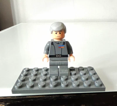 LEGO Star Wars Grand Moff Tarkin Minifigure SW0157 Imperial Officer - Image 1 of 3