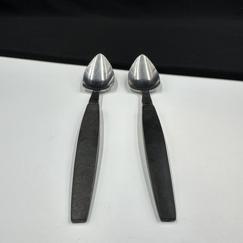 Vintage Set Of (2) 6 3/8” Serrated Citrus Spoons Black Handle Stainless Japan - Picture 5 of 16