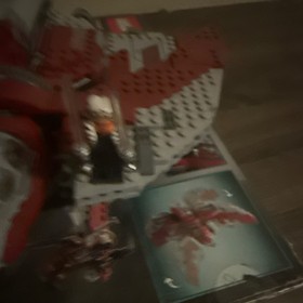 Ashoka&rsquo;s ship, missing 3 minifigs, comes with instructions and light sabers.