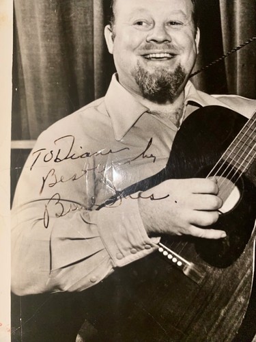 Vintage Burl Ives Black and White 8x10 photography with Signature - Picture 3 of 7