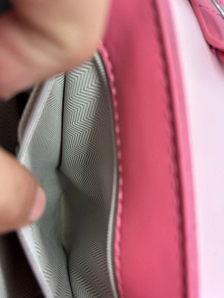 Bolso de Hombro DIESEL Rosa (Talla Pequeña)— Bolso Cartera Marca DIESEL (Pequeño) Foto 4 de 4