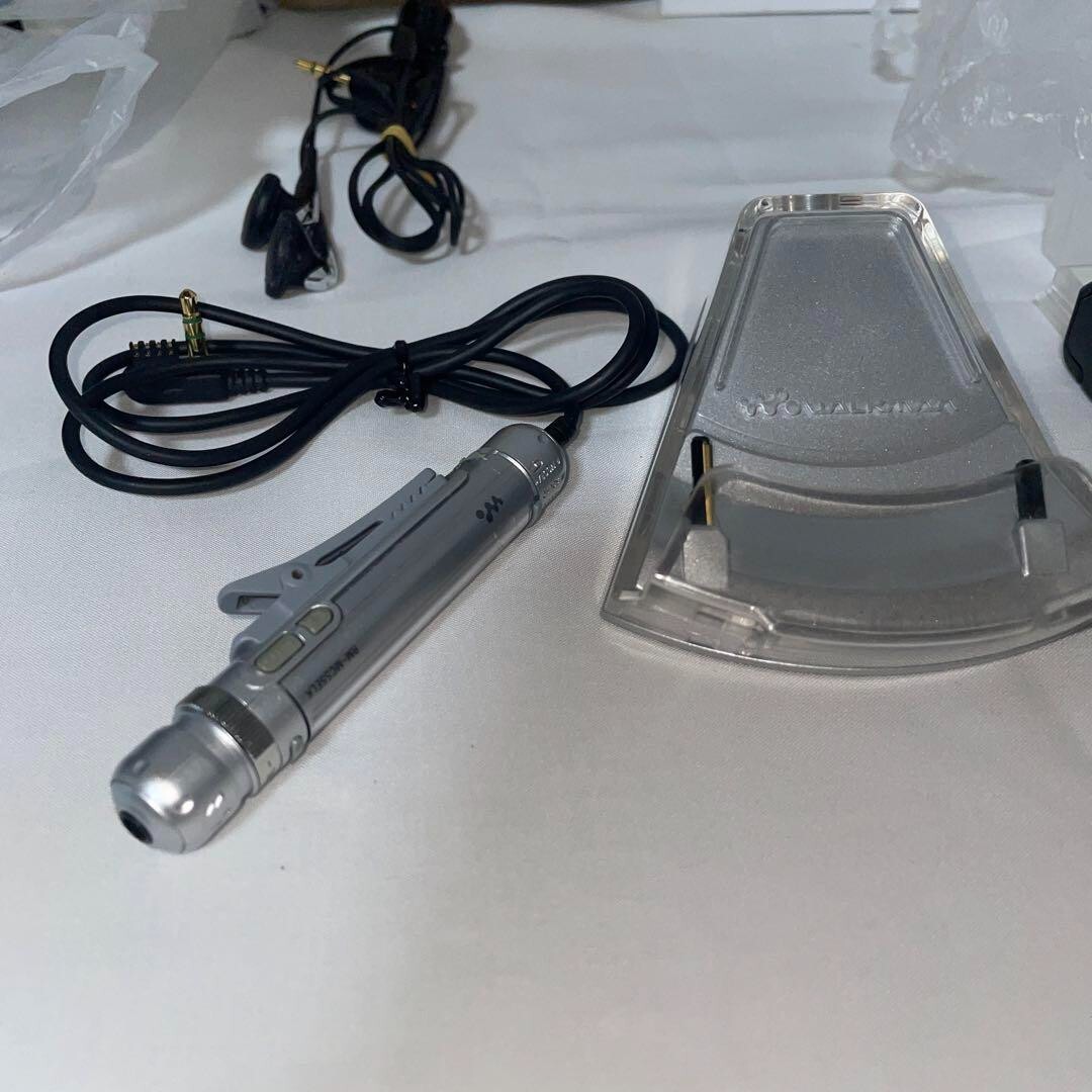 Sony D-NE20 Portable CD Player ATRAC CD Walkman Working RARE