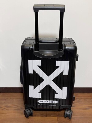 Off-white x Rimowa black luggage/carry case, extremely rare Off-white x Rimowa black luggage/carry case, extremely rare